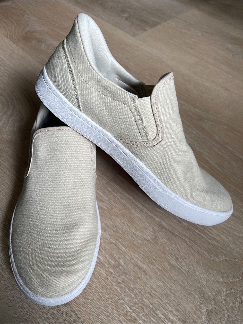Kizik Venice slip on hands free shoes